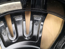 Laden Sie das Bild in den Galerie-Viewer, 1x Alufelge 16 Zoll 6.5&quot; 5x114.3 44ET Glanz Schwarz 403003206R Renault Zoe