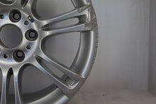 Laden Sie das Bild in den Galerie-Viewer, 1x Alufelge 18 Zoll 8.0&quot; 5x120 30ET Glanz Silber 6790173 BMW 1 Rim Wheel