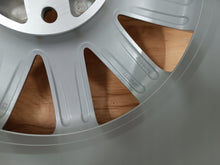 Laden Sie das Bild in den Galerie-Viewer, 1x Alufelge 17 Zoll 7.0&quot; 5x112 37ET 3U0601025D Skoda Rim Wheel
