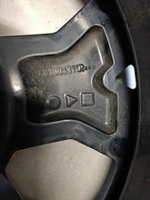 Load image into Gallery viewer, 1x Alufelge 17 Zoll 6.5" 5x114.3 50ET Glanz Schwarz 403005180R 403004311R Dacia FEL7331131304ah