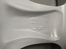 Laden Sie das Bild in den Galerie-Viewer, 1x Alufelge 17 Zoll 7.0" 5x100 45ET Glanz Silber 42611-05260 Toyota Avensis FEL7346172511ad