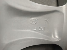 Load image into Gallery viewer, 1x Alufelge 17 Zoll 7.0" 5x100 45ET Glanz Silber 42611-05260 Toyota Avensis FEL7346172511ad