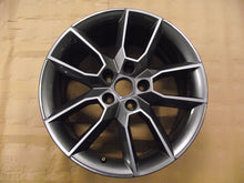 Laden Sie das Bild in den Galerie-Viewer, 1x Alufelge 18 Zoll 7.5&quot; 5x112 51ET Glanz 5EO601025 Mg Rim Wheel