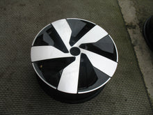 Laden Sie das Bild in den Galerie-Viewer, 1x Alufelge 18 Zoll 7.5" 5x112 40ET Glanz Silber 571601025 VW Tiguan Rim Wheel FEL9512324141ol