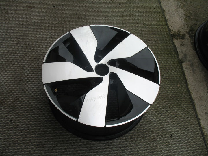 1x Alufelge 18 Zoll 7.5" 5x112 40ET Glanz Silber 571601025 VW Tiguan Rim Wheel FEL9512324141ol