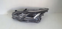 Laden Sie das Bild in den Galerie-Viewer, Frontscheinwerfer Toyota Corolla 8115002T31 Links Scheinwerfer Headlight SCH8578208662vz