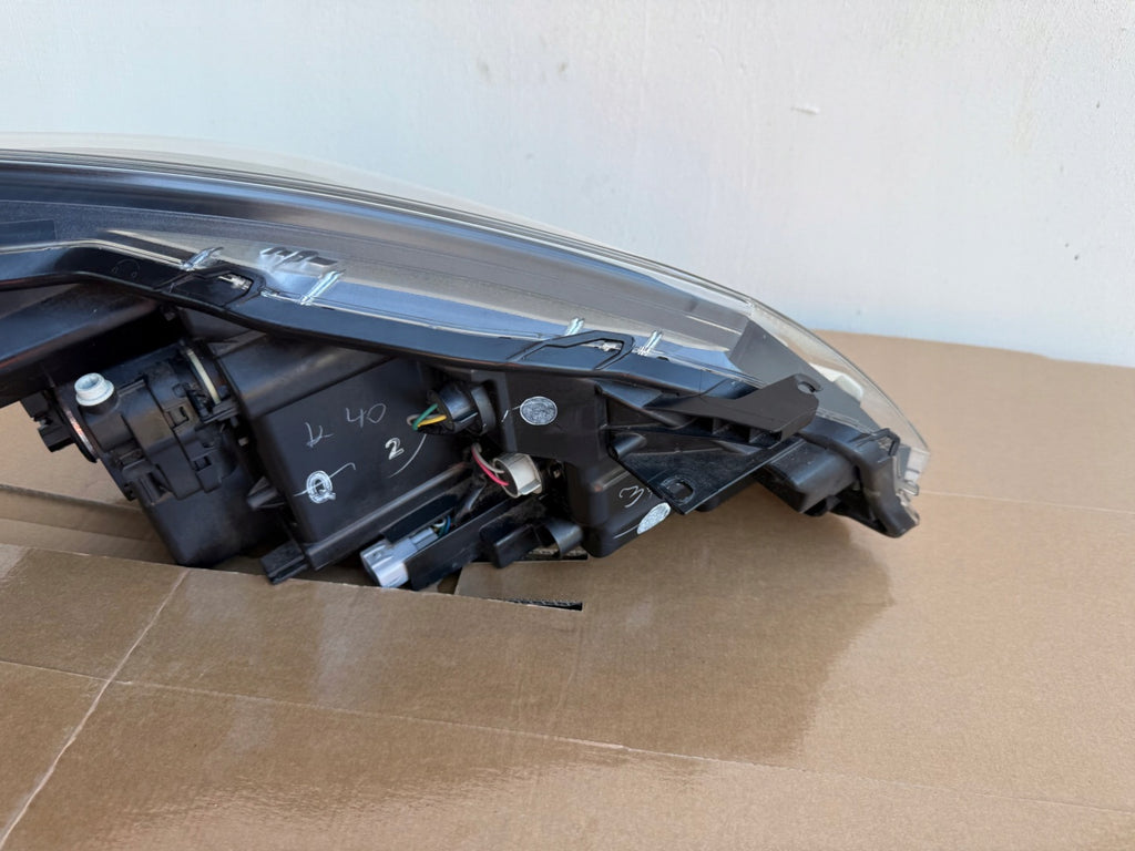 Frontscheinwerfer Toyota Yaris 81170-0DK10 LED Links Scheinwerfer Headlight SCH8165700695ub