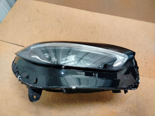 Laden Sie das Bild in den Galerie-Viewer, Frontscheinwerfer Mercedes-Benz W206 A2069067203 Full LED Rechts Headlight SCH4612330401na
