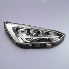 Laden Sie das Bild in den Galerie-Viewer, Frontscheinwerfer Ford Focus JX7B-13E014-BD Full LED Rechts Headlight