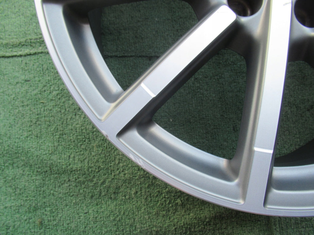 1x Alufelge 18 Zoll 7.5" 5x112 51ET Glanz Grau 8V0601025 Audi A3 Mg Rim Wheel FEL9879130715zr