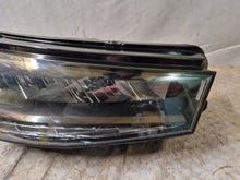 Laden Sie das Bild in den Galerie-Viewer, Frontscheinwerfer Skoda Fabia IV 6VB941016 FALSE Scheinwerfer Headlight SCH9943874321yq