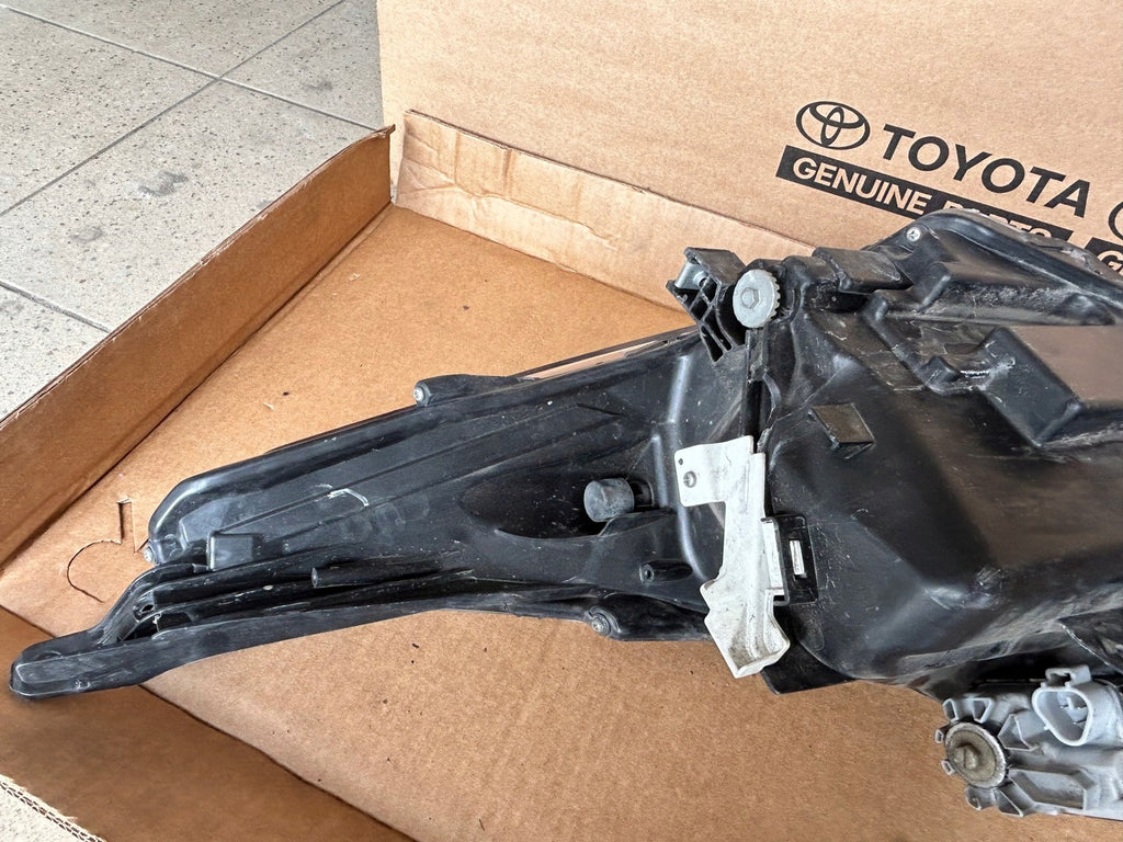 Frontscheinwerfer Toyota Corolla 81110-02L70-00 16744F164867574 LED Rechts