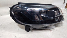 Laden Sie das Bild in den Galerie-Viewer, Frontscheinwerfer Opel Zafira Vivaro 9832836480 Xenon Rechts Headlight