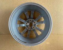 Laden Sie das Bild in den Galerie-Viewer, 1x Alufelge 17 Zoll 5x114.3 45ET KBA51691 KE4096F200 Nissan Qashqai I Rim Wheel FEL8295453222nh