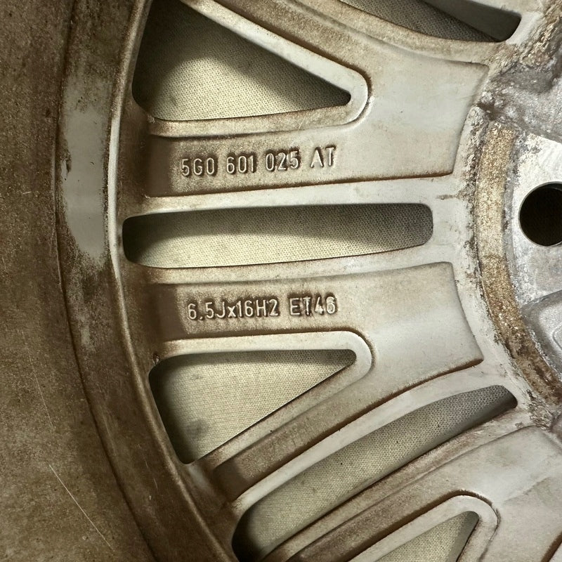 1x Alufelge 16 Zoll 6.5" 5x112 46ET Glanz Silber 5G0601025AT VW Rim Wheel FEL6155480504br
