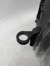Laden Sie das Bild in den Galerie-Viewer, Frontscheinwerfer Skoda Octavia III 5E1941015B Xenon Links Headlight SCH8694009350mr