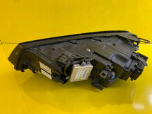 Laden Sie das Bild in den Galerie-Viewer, Frontscheinwerfer VW Touareg 7P1941752 Xenon Rechts Scheinwerfer Headlight