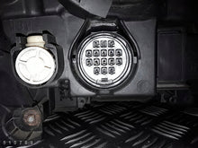 Laden Sie das Bild in den Galerie-Viewer, Frontscheinwerfer Land Rover Discovery 89905555 Links Scheinwerfer Headlight SCH1447540728no