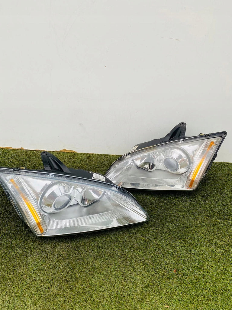 Frontscheinwerfer Ford Focus Xenon Ein Stück (Rechts oder Links) Headlight