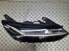 Laden Sie das Bild in den Galerie-Viewer, Frontscheinwerfer Dacia Sandero III Logan Jogger 260102586R Full LED Rechts