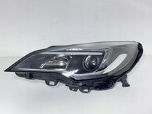 Laden Sie das Bild in den Galerie-Viewer, Frontscheinwerfer Opel Astra 39081892 Links Scheinwerfer Headlight SCH7530707582fl