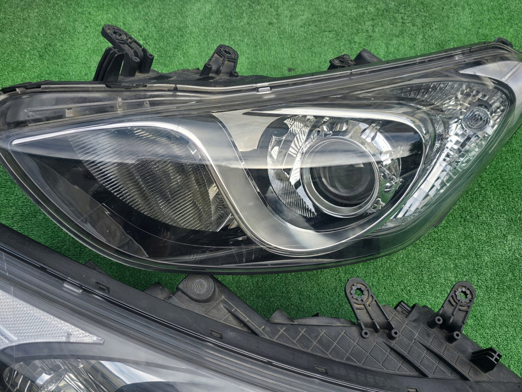 Frontscheinwerfer Hyundai I30 92101-A6000 Ein Satz Scheinwerfer Headlight SCH3132088016ue