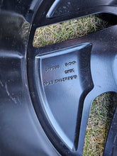 Laden Sie das Bild in den Galerie-Viewer, 1x Alufelge 21 Zoll 9.0" 5x112 42ET VW Rim Wheel FEL3224902356gr