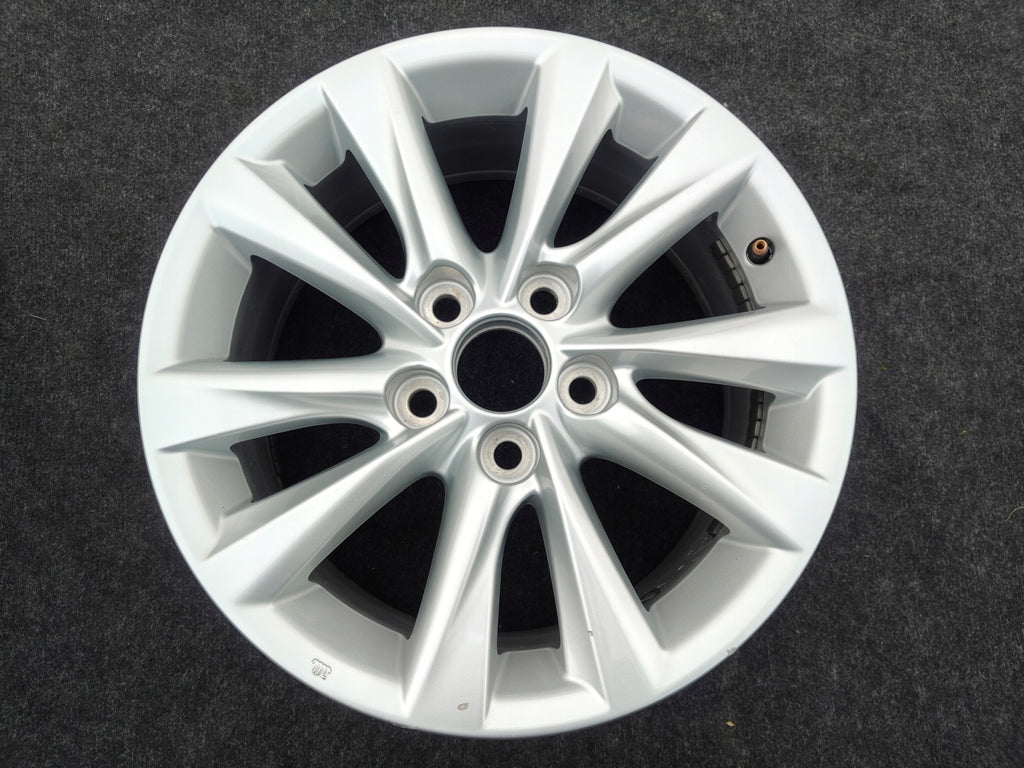 1x Alufelge 16 Zoll 7.0" 5x114.3 40ET Glanz Silber Toyota Corolla Rim Wheel FEL9221801236xr