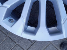 Load image into Gallery viewer, 1x Alufelge 19 Zoll 7.5" 5x114.3 40ET Glanz Silber PW457-42002 Toyota Rim Wheel FEL8508249376fy