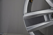 Load image into Gallery viewer, 1x Alufelge 17 Zoll 7.0" 5x120 56ET Glanz 7E0601025AB VW Rim Wheel FEL1112625174ag