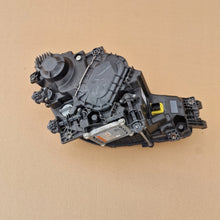 Laden Sie das Bild in den Galerie-Viewer, Frontscheinwerfer Mercedes-Benz A9618205239 K15052026 Links Headlight SCH9743009133vr