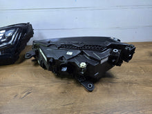 Laden Sie das Bild in den Galerie-Viewer, Frontscheinwerfer Skoda Superb III 3V1941016D Rechts Scheinwerfer Headlight