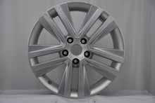 Laden Sie das Bild in den Galerie-Viewer, 1x Alufelge 17 Zoll 7.0&quot; 5x112 42ET Glanz Silber 5F0601025M Seat Leon Rim Wheel