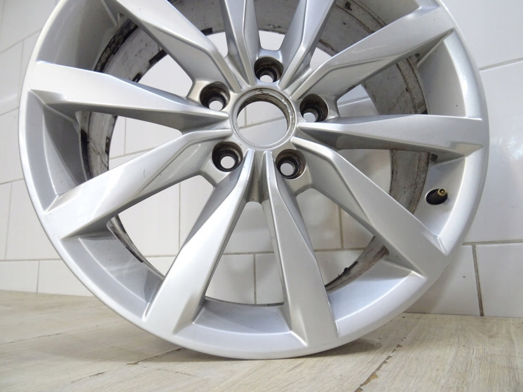 1x Alufelge 17 Zoll 7.0" 5x112 49ET Glanz Silber 5G0601025CH VW I Rim Wheel FEL3750665507pq