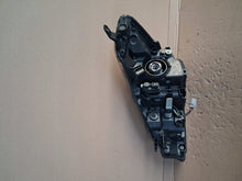 Laden Sie das Bild in den Galerie-Viewer, Frontscheinwerfer Toyota Yaris Rechts Scheinwerfer Headlight SCH9510478919zm
