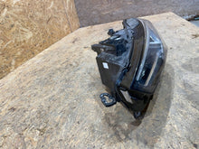 Laden Sie das Bild in den Galerie-Viewer, Frontscheinwerfer Seat Leon 5FB941007F S2505A054 Full LED Links Headlight