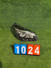 Load image into Gallery viewer, Frontscheinwerfer Toyota Yaris CSC28963 Rechts Scheinwerfer Headlight SCH4343858935xd