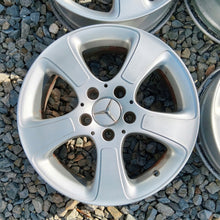 Laden Sie das Bild in den Galerie-Viewer, 4x Alufelge 16 Zoll 6.0" 5x112 46ET Glanz Silber A1694011002 Mercedes-Benz FEL4262702788uo