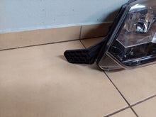 Laden Sie das Bild in den Galerie-Viewer, Frontscheinwerfer Skoda Yeti 5L1941015C Xenon Links Scheinwerfer Headlight