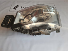 Load image into Gallery viewer, Frontscheinwerfer Renault 7482251331 89207611 Links Scheinwerfer Headlight SCH3197834691sb