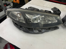 Laden Sie das Bild in den Galerie-Viewer, Frontscheinwerfer Renault Laguna II 8200354743 Xenon Rechts oder Links