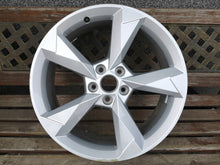 Load image into Gallery viewer, 1x Alufelge 19 Zoll 7.0&quot; 5x112 43ET Glanz Silber 83A601025N Audi Q3 Rim Wheel