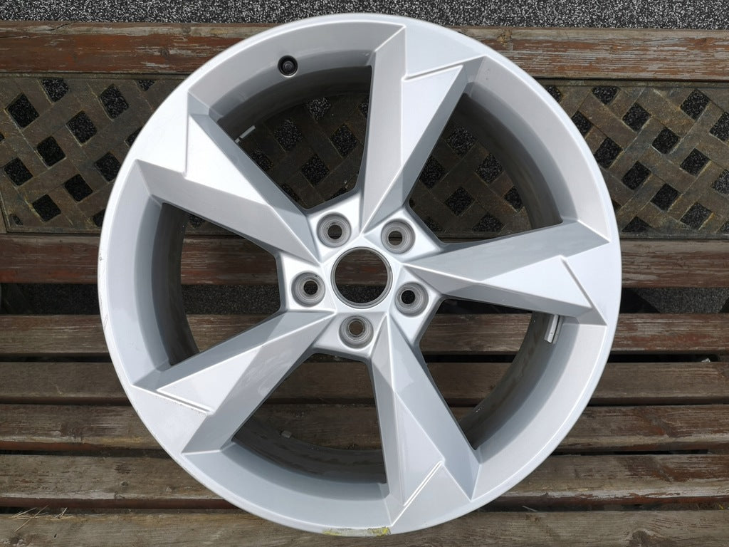 1x Alufelge 19 Zoll 7.0" 5x112 43ET Glanz Silber 83A601025N Audi Q3 Rim Wheel FEL5099590903is
