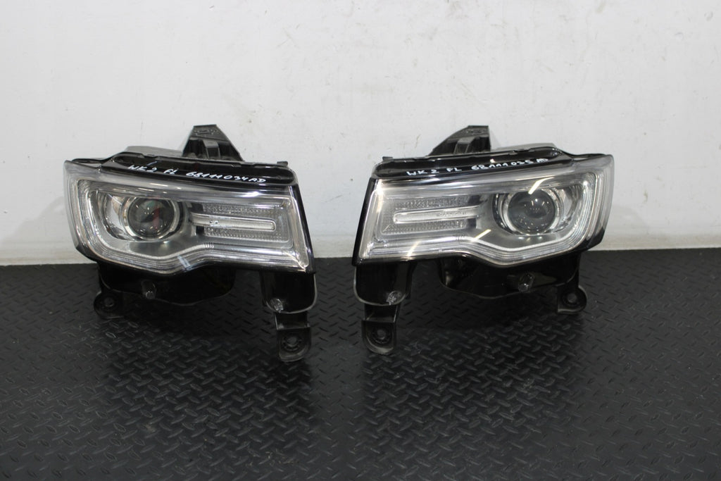 Frontscheinwerfer Jeep Grand Cherokee Wk2 68111034AD 68111035AD Ein Satz SCH9542537335ji