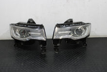Laden Sie das Bild in den Galerie-Viewer, Frontscheinwerfer Jeep Grand Cherokee Wk2 68111034AD 68111035AD Ein Satz SCH9542537335ji