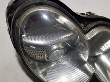 Laden Sie das Bild in den Galerie-Viewer, Frontscheinwerfer Mercedes-Benz Sl R230 A2308206261 Xenon Rechts Headlight
