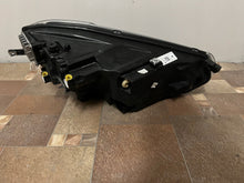Laden Sie das Bild in den Galerie-Viewer, Frontscheinwerfer VW Taigo 2G7941035 Full LED Links Scheinwerfer Headlight SCH3294349223nh