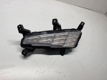 Laden Sie das Bild in den Galerie-Viewer, Frontscheinwerfer Hyundai I30 III 92207G4600-2F5753-6-533A9E Links Headlight SCH2377553416fl