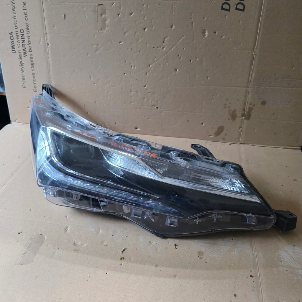 Frontscheinwerfer Toyota Corolla 81110-02L70 Rechts Scheinwerfer Headlight SCH7432313603bv