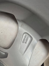 Load image into Gallery viewer, 1x Alufelge 15 Zoll 5.0" 4x100 426110DC60 Toyota Yaris Rim Wheel FEL6228297180ad